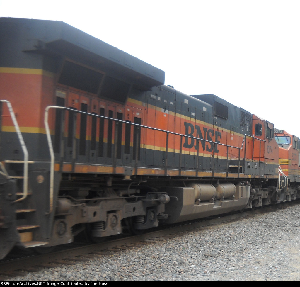 BNSF 1074